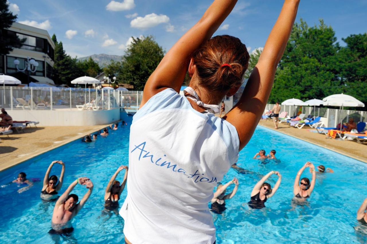 שורג'ה Village Club Les Hyvans מראה חיצוני תמונה